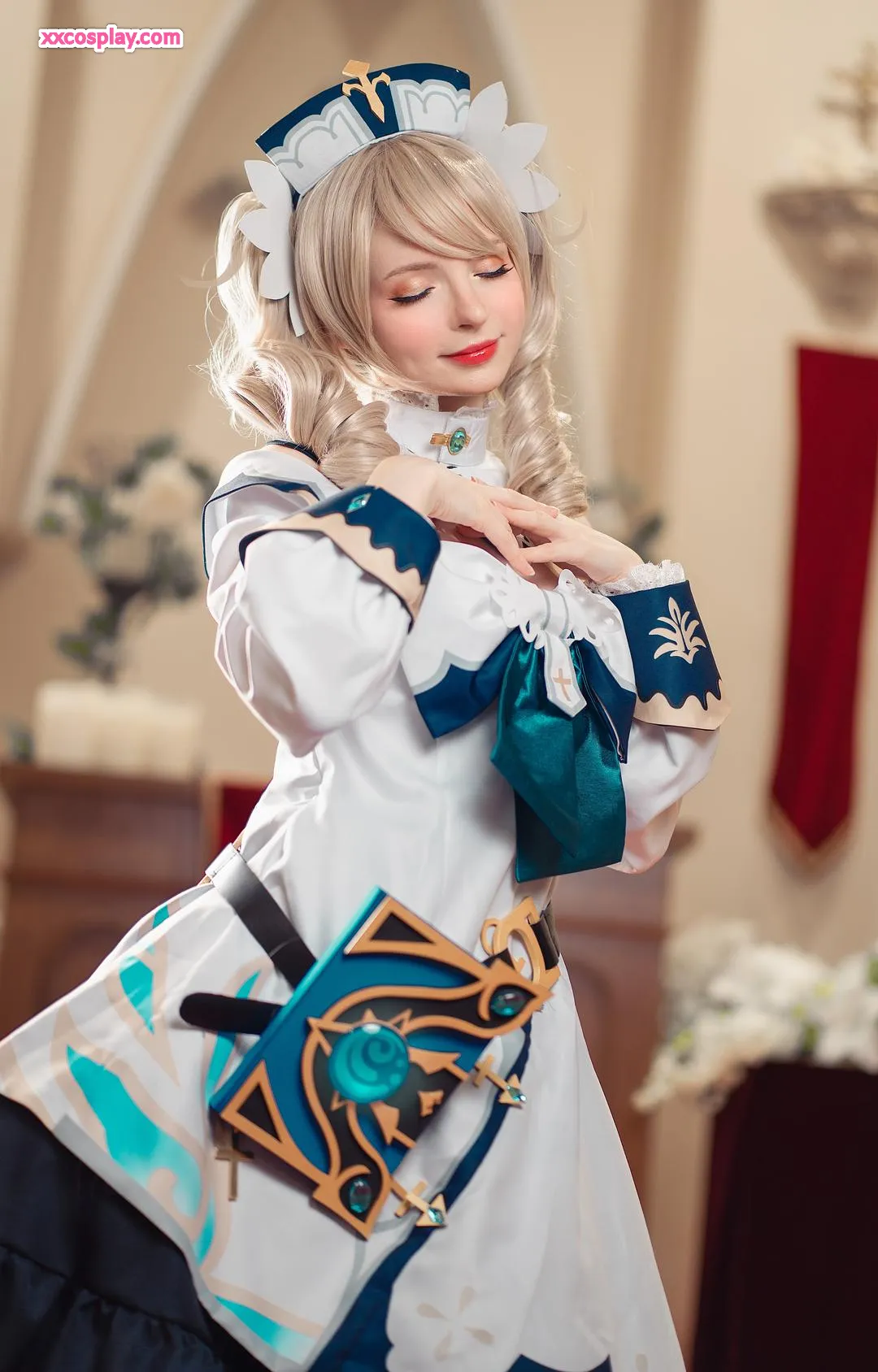 Peach Milky's Seductive Barbara Cosplay